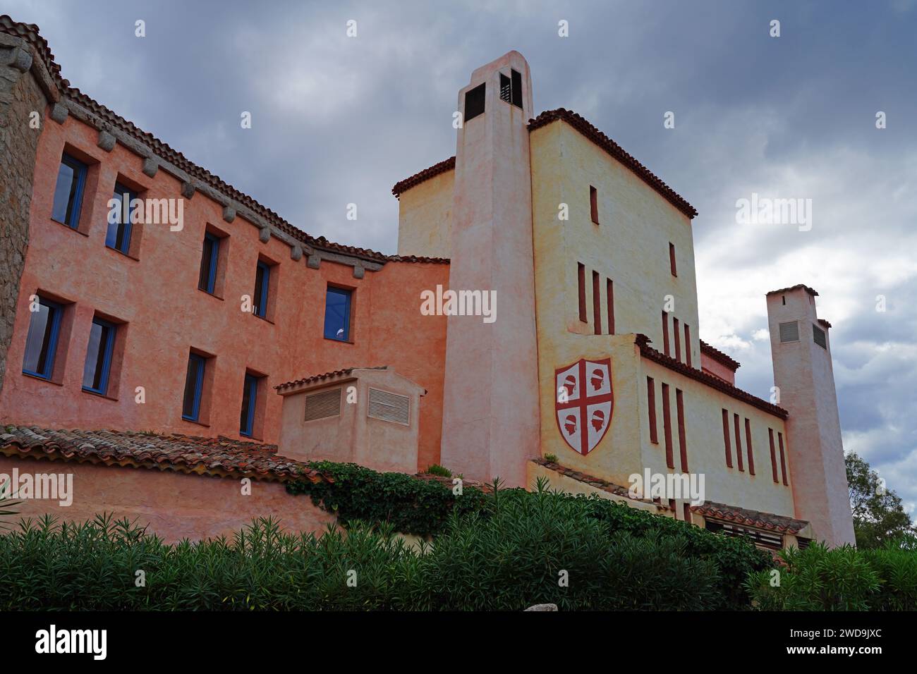 CAPRICCIOLI, ITALIE -22 OCT 2023- vue de Cala di Volpe, un hôtel de luxe sur la Costa Smeralda dans le nord de la Sardaigne, Italie. C'est un Luxury Collection Ho Banque D'Images