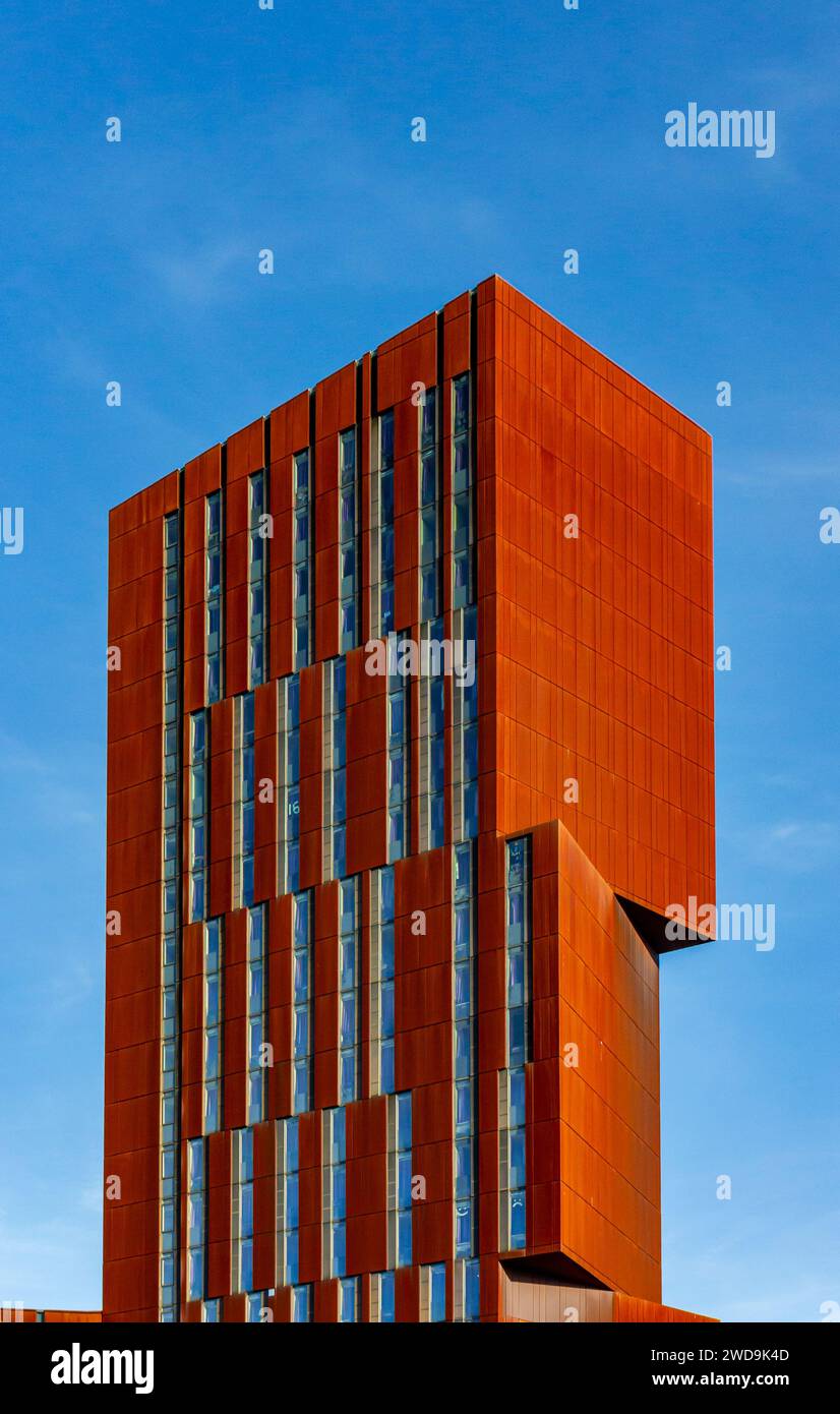 Le bloc moderne Broadcasting Tower fait partie de Leeds Beckett University West Yorkshire Angleterre Royaume-Uni conçu par les architectes Feilden Clegg Bradley 2009. Banque D'Images