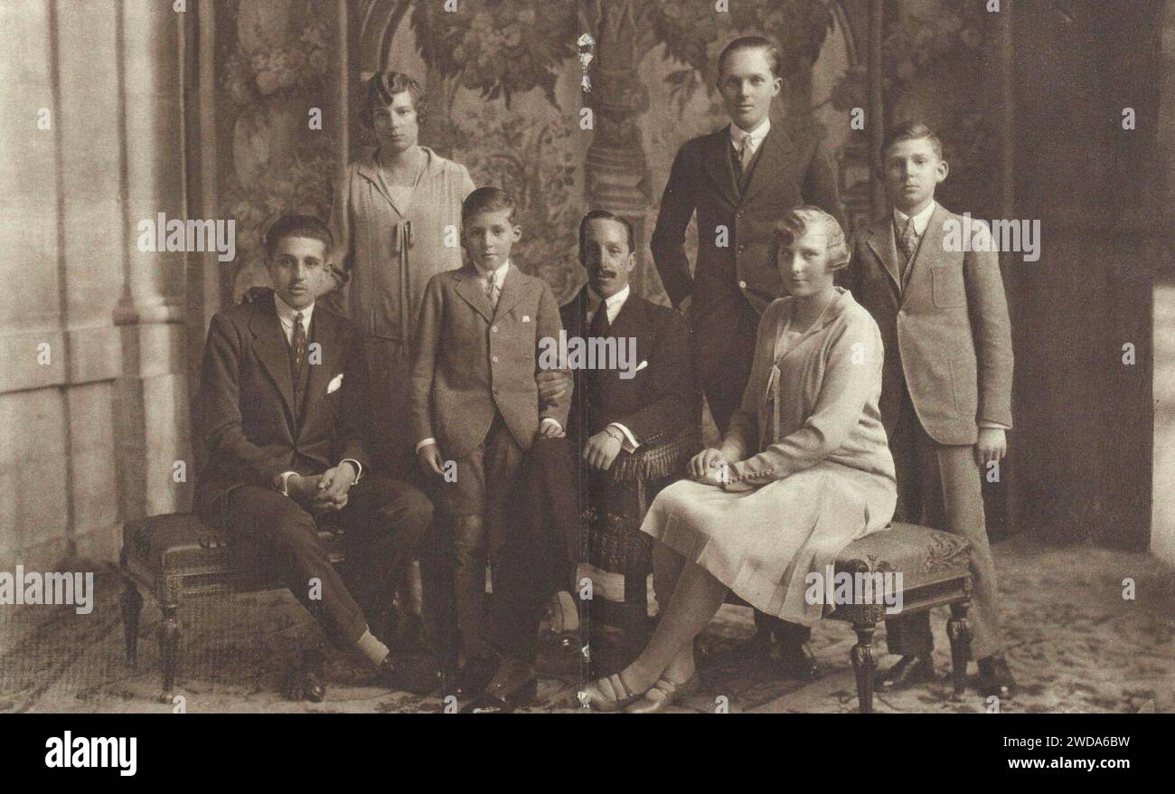 1927-05-21, la Esfera, una bella fotografía íntima del rey y de sus hijos, Kaulak (coupé). Banque D'Images