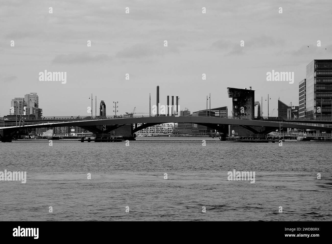 Copenhague /Danemark./ 12 juin 2019/Nouveau pont construit appelé Inderhavnbroen Walk and Bicycles Bridge liaison entre Nhavn Copenhague et Holmen Island Amager Copenhague. . (Photo..Francis Dean / Deanpictures. Banque D'Images