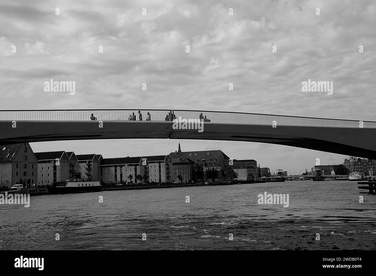 Copenhague /Danemark./ 12 juin 2019/Nouveau pont construit appelé Inderhavnbroen Walk and Bicycles Bridge liaison entre Nhavn Copenhague et Holmen Island Amager Copenhague. . (Photo..Francis Dean / Deanpictures. Banque D'Images