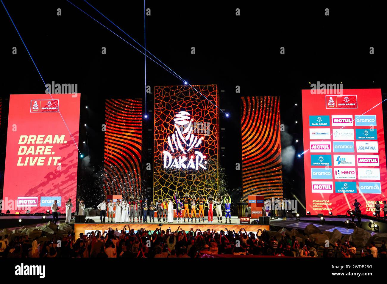 Yanbu, Arabie Saoudite. 19 janvier 2024. Photo de famille de tous les gagnants lors du podium final du Dakar 2024 le 19 janvier 2024 à Yanbu, Arabie Saoudite - photo Florent Gooden/DPPI crédit : DPPI Media/Alamy Live News Banque D'Images