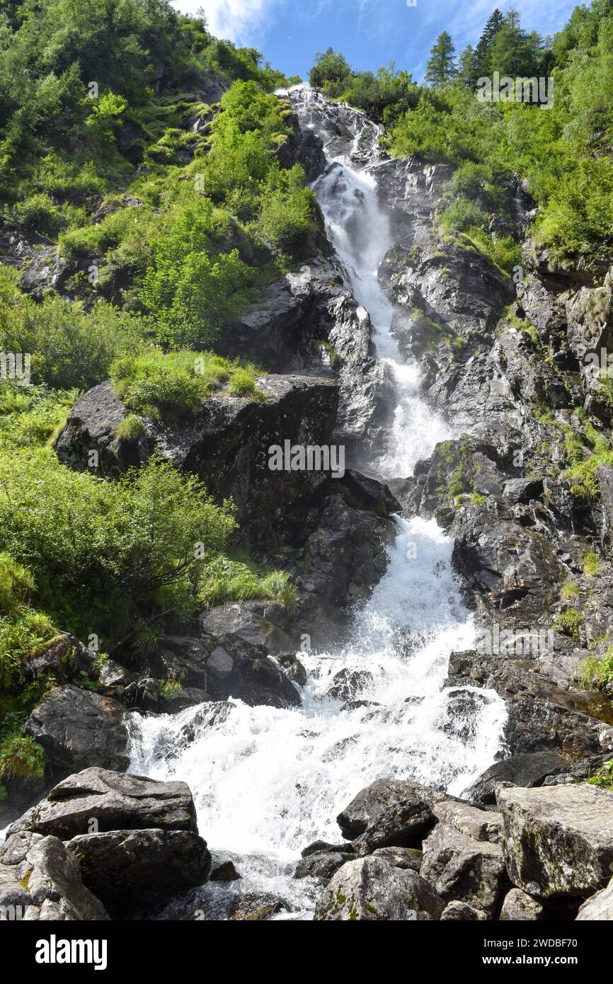 Cascade à Schladminger Tauern chaîne de montagnes près de Bodensee, alpes autrichiennes Banque D'Images