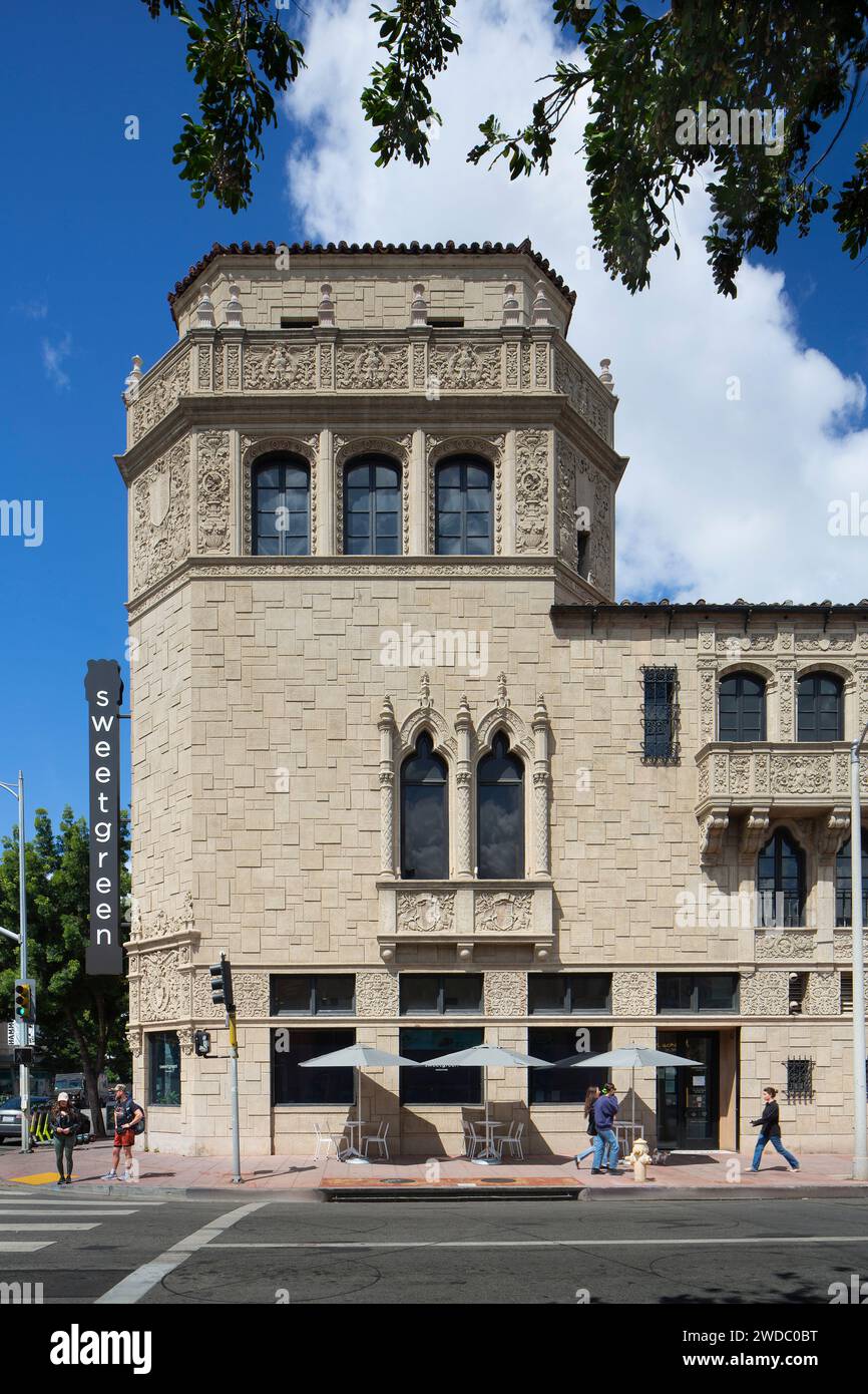 Photographie architecturale professionnelle de Chapman court, bâtiment à usage mixte du renouveau espagnol conçu par Morgan, Walls & Clements 1928, 6th St à LOS ANGELES Banque D'Images