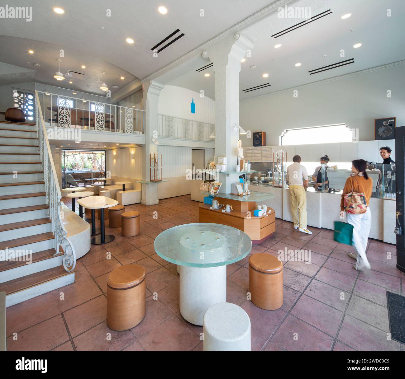 Photographie architecturale professionnelle de Chapman court, bâtiment à usage mixte de style néo-espagnol conçu par Morgan, Walls & Clements 1928, 6th St à L.A. Banque D'Images