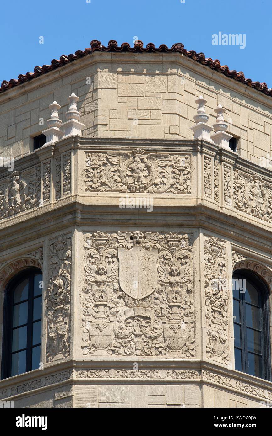 Photographie architecturale professionnelle de Chapman court, bâtiment à usage mixte du renouveau espagnol conçu par Morgan, Walls & Clements 1928, 6th St à LOS ANGELES Banque D'Images