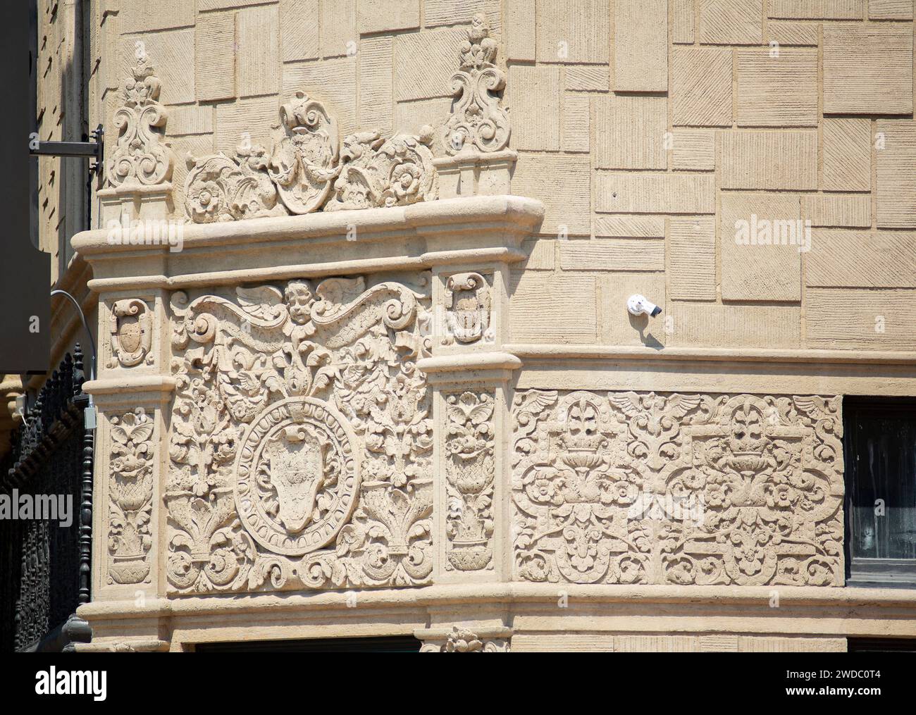 Photographie architecturale professionnelle de Chapman court, bâtiment à usage mixte du renouveau espagnol conçu par Morgan, Walls & Clements 1928, 6th St à LOS ANGELES Banque D'Images