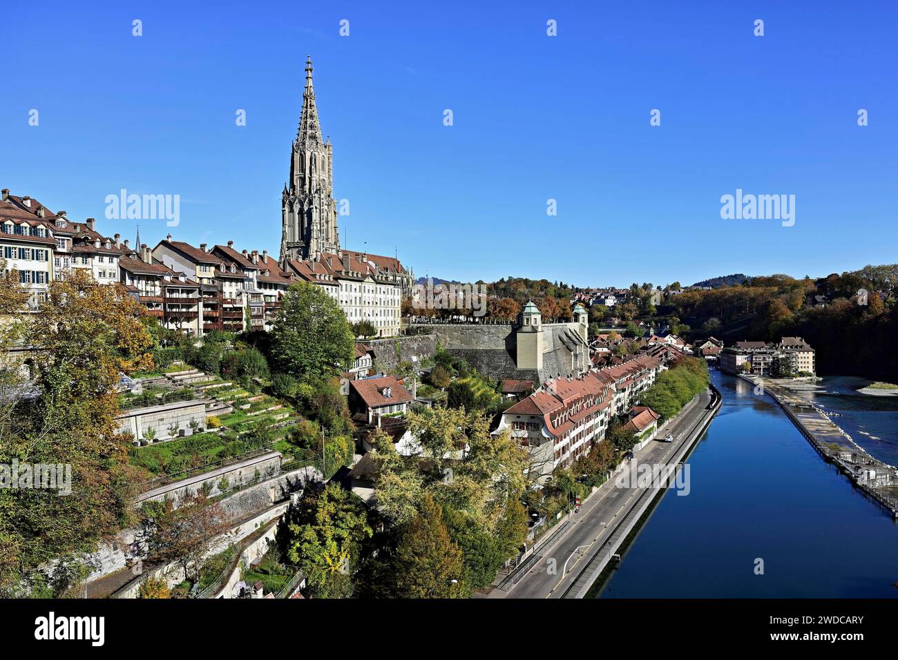 Vue sur la vieille ville, la cathédrale de Berne et la rivière Aare, Berne, Canton de Berne, Suisse Banque D'Images