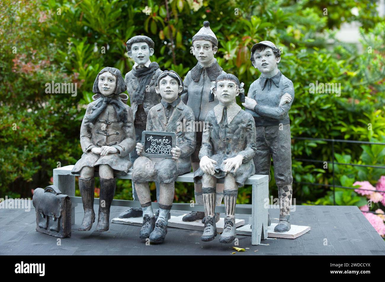 Sculpture d'une classe scolaire des années soixante, histoire, éducation, éducation, baby-boomers, élèves, école, représentation, Pise Banque D'Images