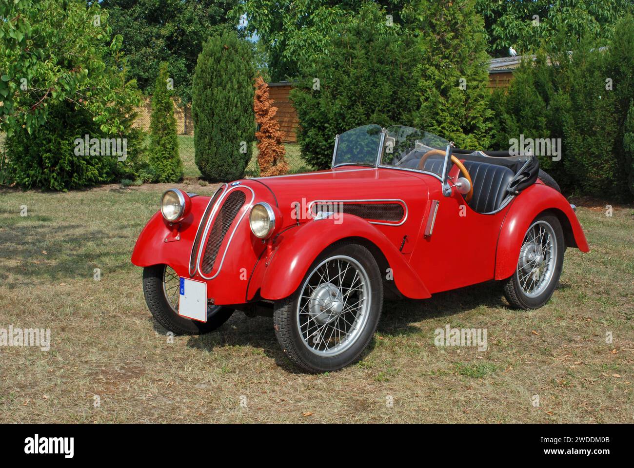 BMW Dixi Deutschland/ Sachsen Anhalt/ Altmark/ Bördekreis/ Weferlingen/ BMW Dixi/ Baujahr 1929/ 4 Zylinder 11.08.2015 4 Takt Motor/ 18 PS/ 750ccm/ gebaut im BMW Werk Eisenach/ seit gut 40 Jahren in Famillienbesitz *** 11 08 2015 BMW Dixi Allemagne Sachsen Anhalt Altmark Bördekreis Weferlingen BMW Dixi année de construction moteur 1929 4 cylindres 4 temps 18 cv 750cc Construit l'usine BMW Eisenach depuis plus de 40 ans dans la propriété familiale Banque D'Images
