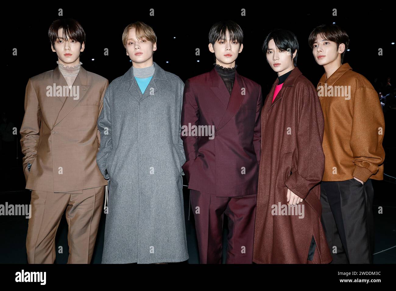 Paris, Frankreich. 19 janvier 2024. Demain X ensemble au DIOR HOMMES automne/hiver 2024-2025 Runway pendant la Fashion week Paris mode hommes le 2024 janvier - Paris ; France 19/01/2024 Credit : dpa/Alamy Live News Banque D'Images