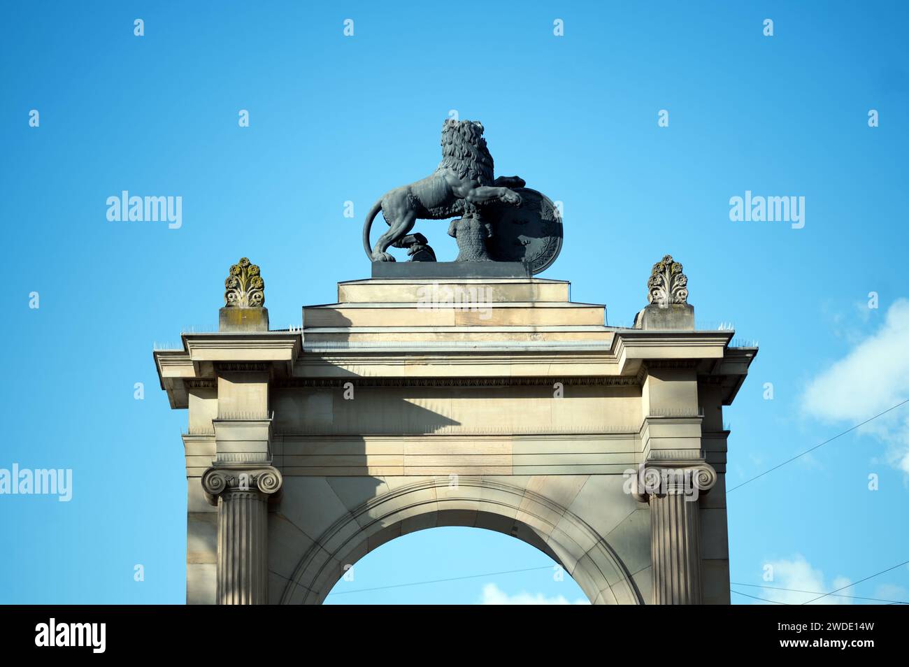 La porte du Lion (Loewentor) du Rosensteinpark à Stuttgart en Allemagne Banque D'Images