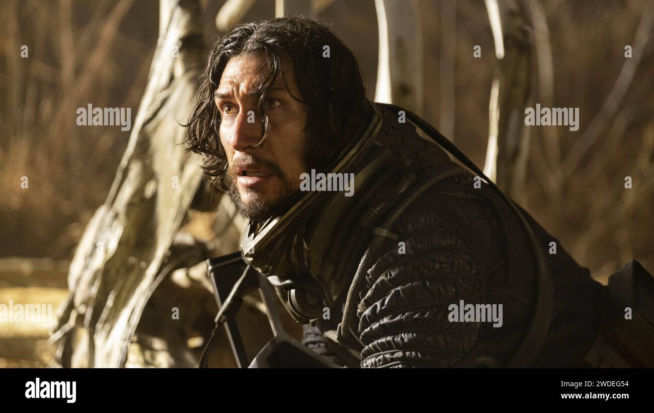 65 (2023) réalisé par Scott Beck et Bryan Woods et mettant en vedette Adam Driver, Ariana Greenblatt et Chloe Coleman. Un astronaute s'écrase sur une planète mystérieuse pour découvrir qu'il n'est pas seul. Publicité encore ***USAGE ÉDITORIAL SEULEMENT***. Crédit : BFA / Columbia Pictures Banque D'Images