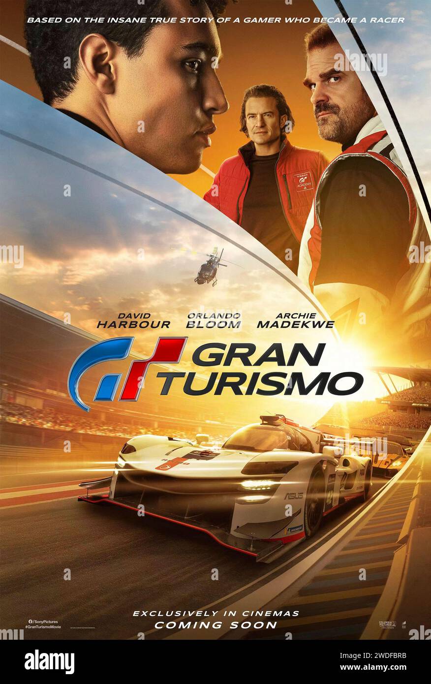 Gran Turismo (2023) réalisé par Neill Blomkamp et mettant en vedette David Harbour, Orlando Bloom et Archie Madekwe. Basé sur une histoire vraie sur un joueur de la classe ouvrière qui prend derrière un vrai volant. Affiche US Advance ***USAGE ÉDITORIAL SEULEMENT***. Crédit : BFA / Columbia Pictures Banque D'Images