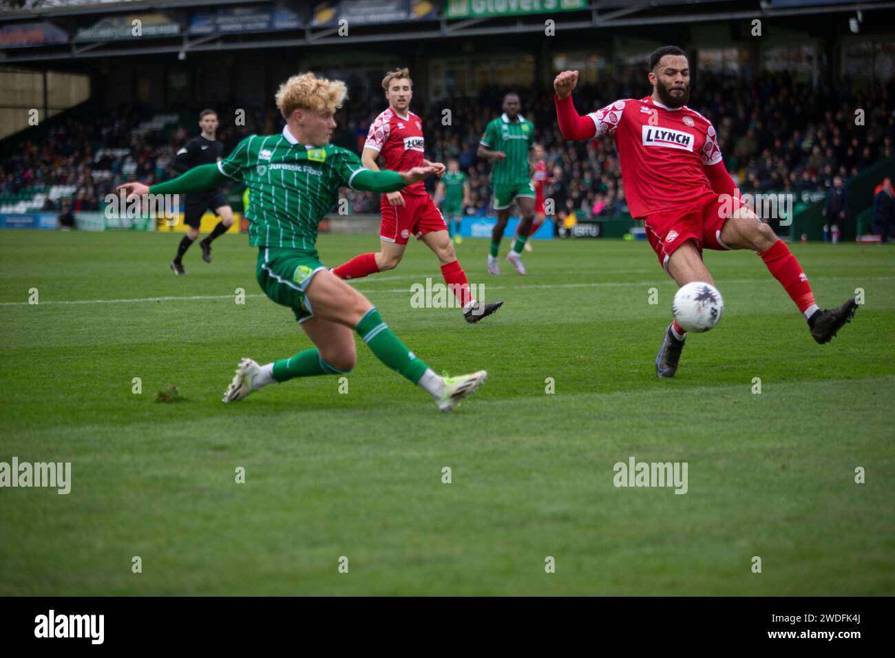 Sam Pearson de Yeovil Town pendant le match de la Ligue nationale Sud au Huish Park Stadium, Yeovil photo de Martin Edwards/ 0788 Banque D'Images