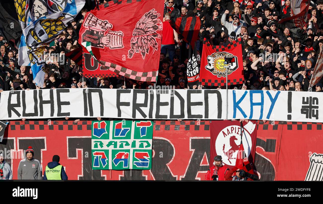 Nuremberg, Deutschland. 20 janvier 2024. Banner, Plakat, der N?rnberger fans, Ruhe dans Frieden Kay 20.01.2024, Fussball, 2. Bundesliga, 1. FC N?rnberg - F.C. Hansa Rostock, GER, Nuernberg, Max-Morlock-Stadion, DFL LES RÈGLEMENTS INTERDISENT TOUTE UTILISATION DE PHOTOGRAPHIES COMME SÉQUENCES D'IMAGES ET/OU QUASI-VIDÉO. Crédit : dpa/Alamy Live News Banque D'Images