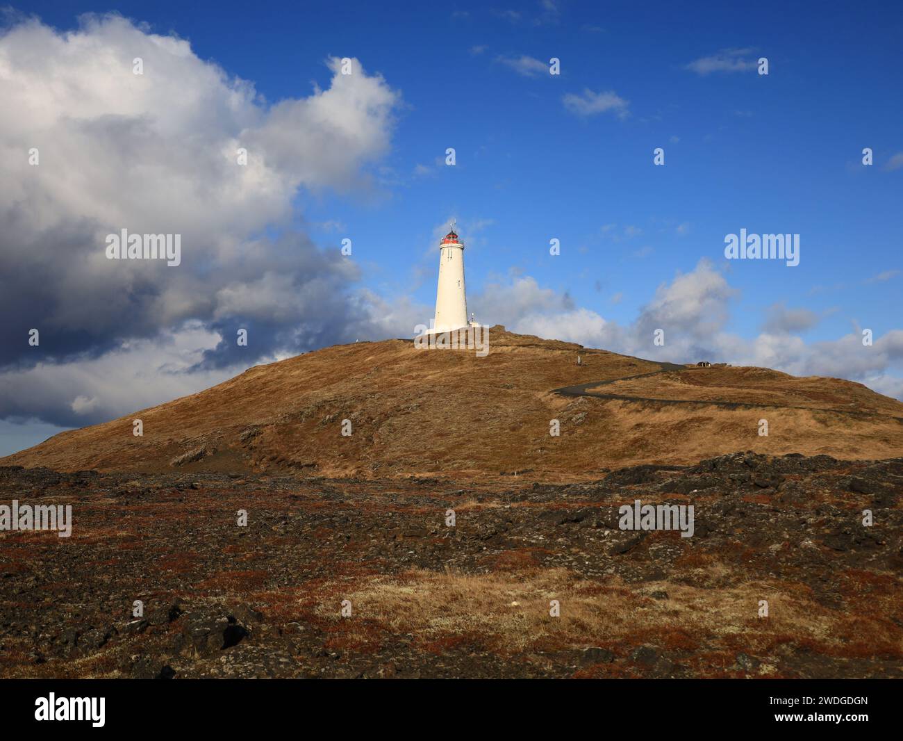 Le phare actuel de Reykjanes a été conçu par l’architecte danois Frederik Kjorbo et l’ingénieur danois Thorvald Krabbe Banque D'Images