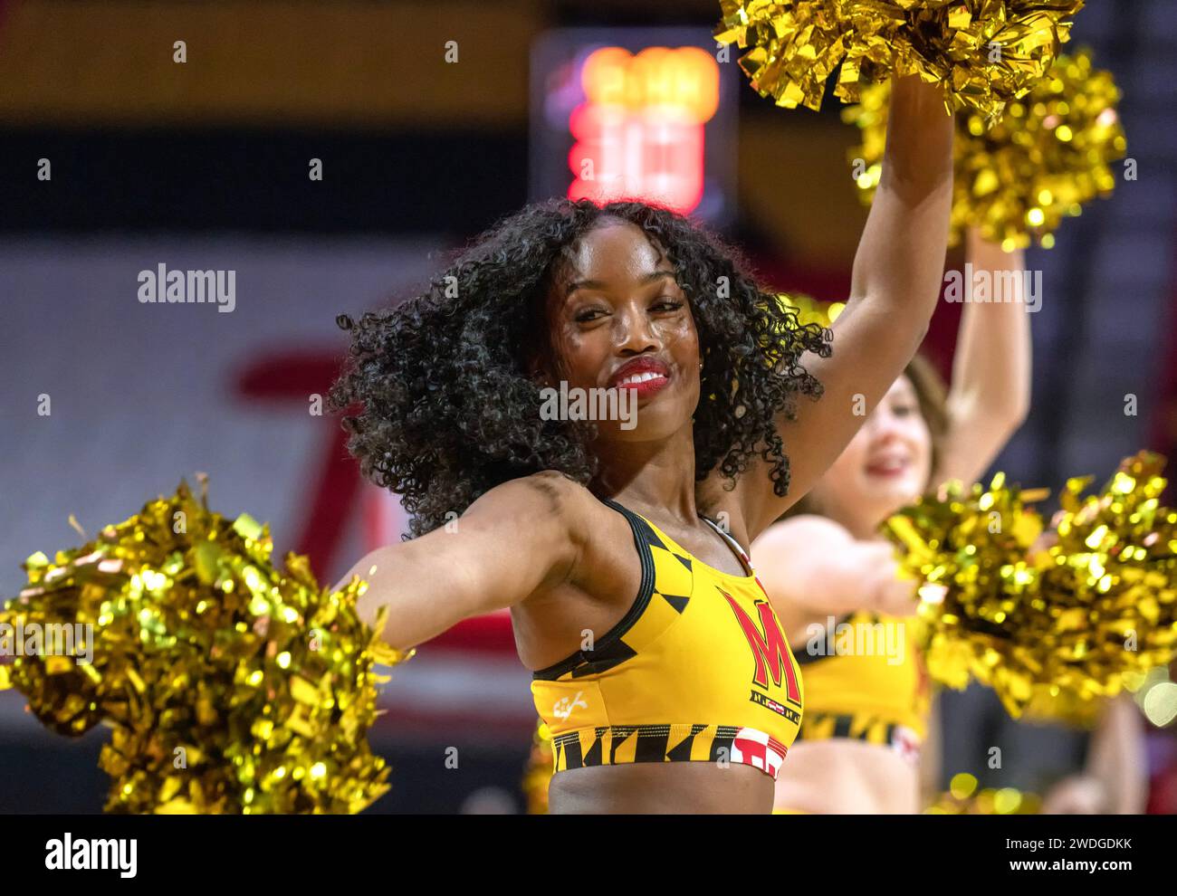 College Park, États-Unis. 20 janvier 2024. COLLEGE PARK, MD : - JANVIER 20 : les cheerleaders du Maryland jouent lors d'un match féminin de basket-ball universitaire entre les Terrapins du Maryland et les Illinois Fighting Illini au Xfinity Center, à College Park, Maryland le 20 janvier 2024. (Photo de Tony Quinn/SipaUSA) crédit : SIPA USA/Alamy Live News Banque D'Images