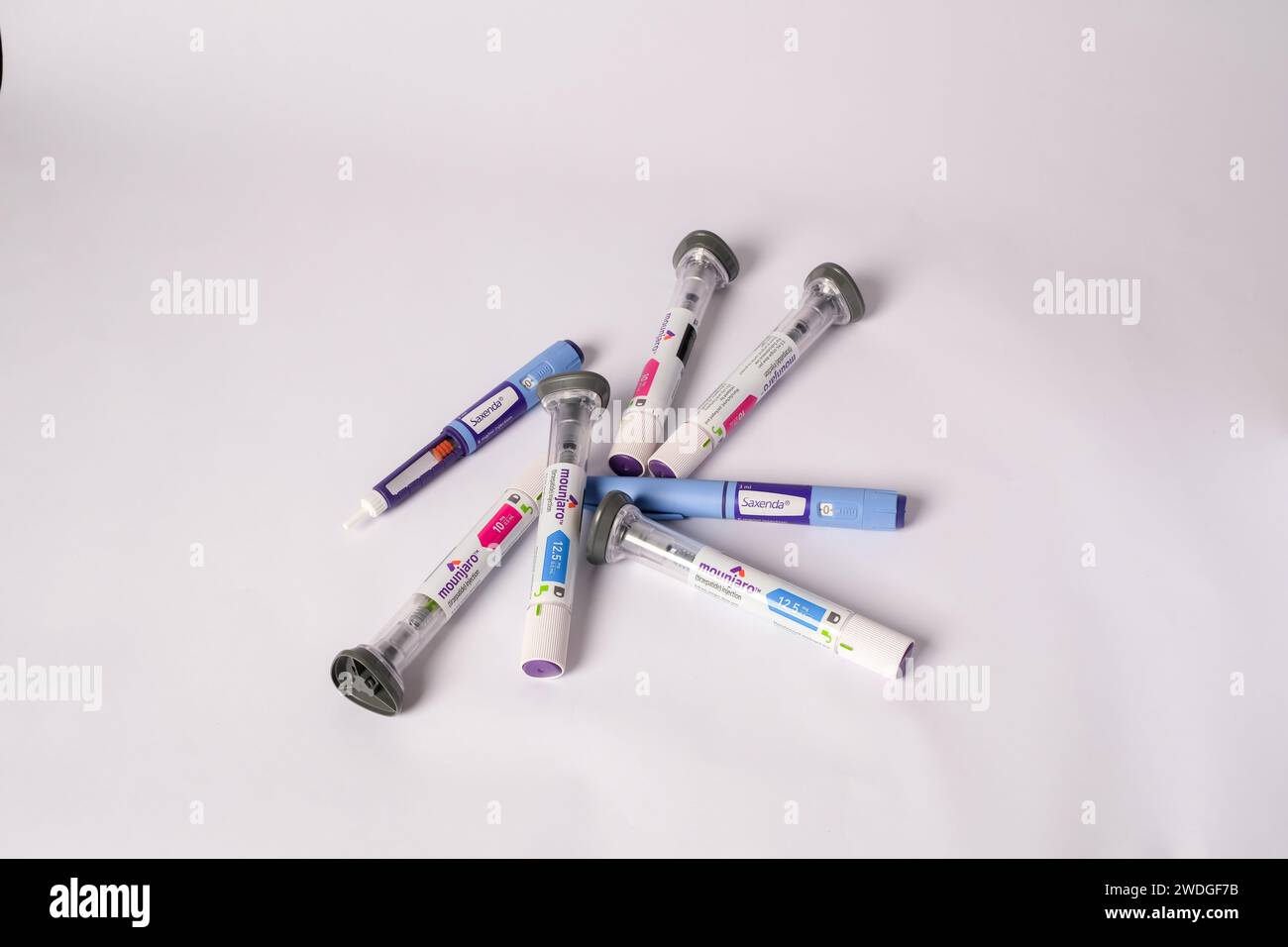 Photo des stylos de perte de poids Saxenda et Mounjaro Banque D'Images