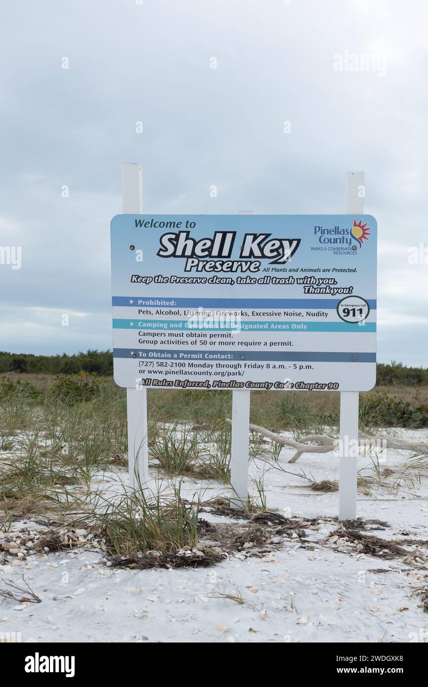 Un panneau de bienvenue sur Shell Key Preserve près de St. Pete's Beach en Floride. Banque D'Images