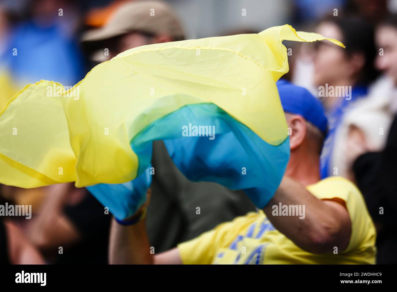 Melbourne, Australie, 21 janvier 2024. Un drapeau ukrainien est montré lors de l'Open australien de tennis Grand Chelem 2024 à Melbourne Park. Crédit photo : Frank Molter/Alamy Live news Banque D'Images