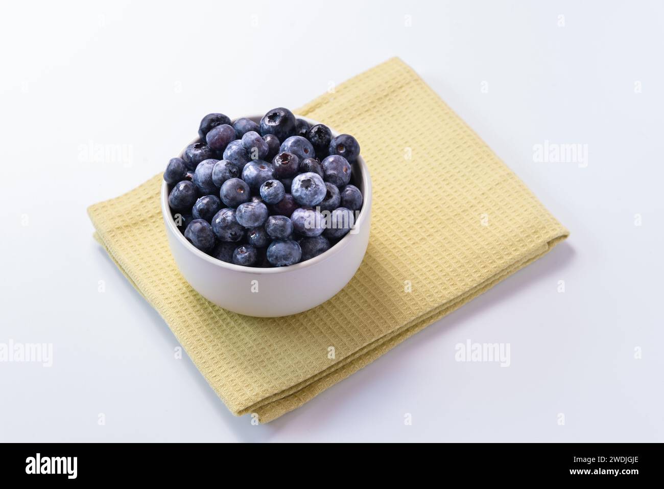 Image plate de plat de Fresh Bowl avec des myrtilles Banque D'Images