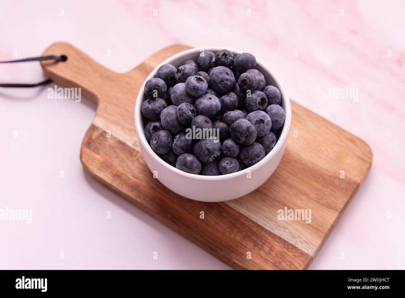 Image plate de plat de Fresh Bowl avec des myrtilles Banque D'Images