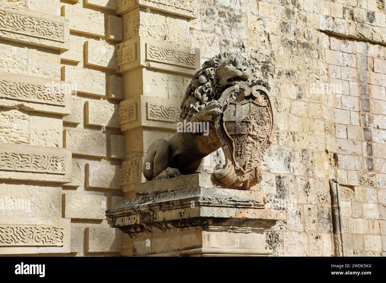 Sculpture de lion à l'entrée de la porte Vilhena à Mdina à Malte Banque D'Images
