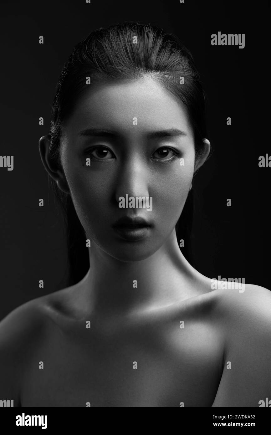 Beaux visages de femmes asiatiques, visages pour le maquillage, publicité de cosmétiques de visage, haute résolution Banque D'Images