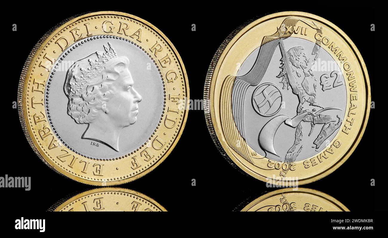 Pièce de 2 £ représentant un drapeau de l'Angleterre sur une pièce commémorative de 2 £ pour les Jeux du Commonwealth tenus à Manchester Banque D'Images