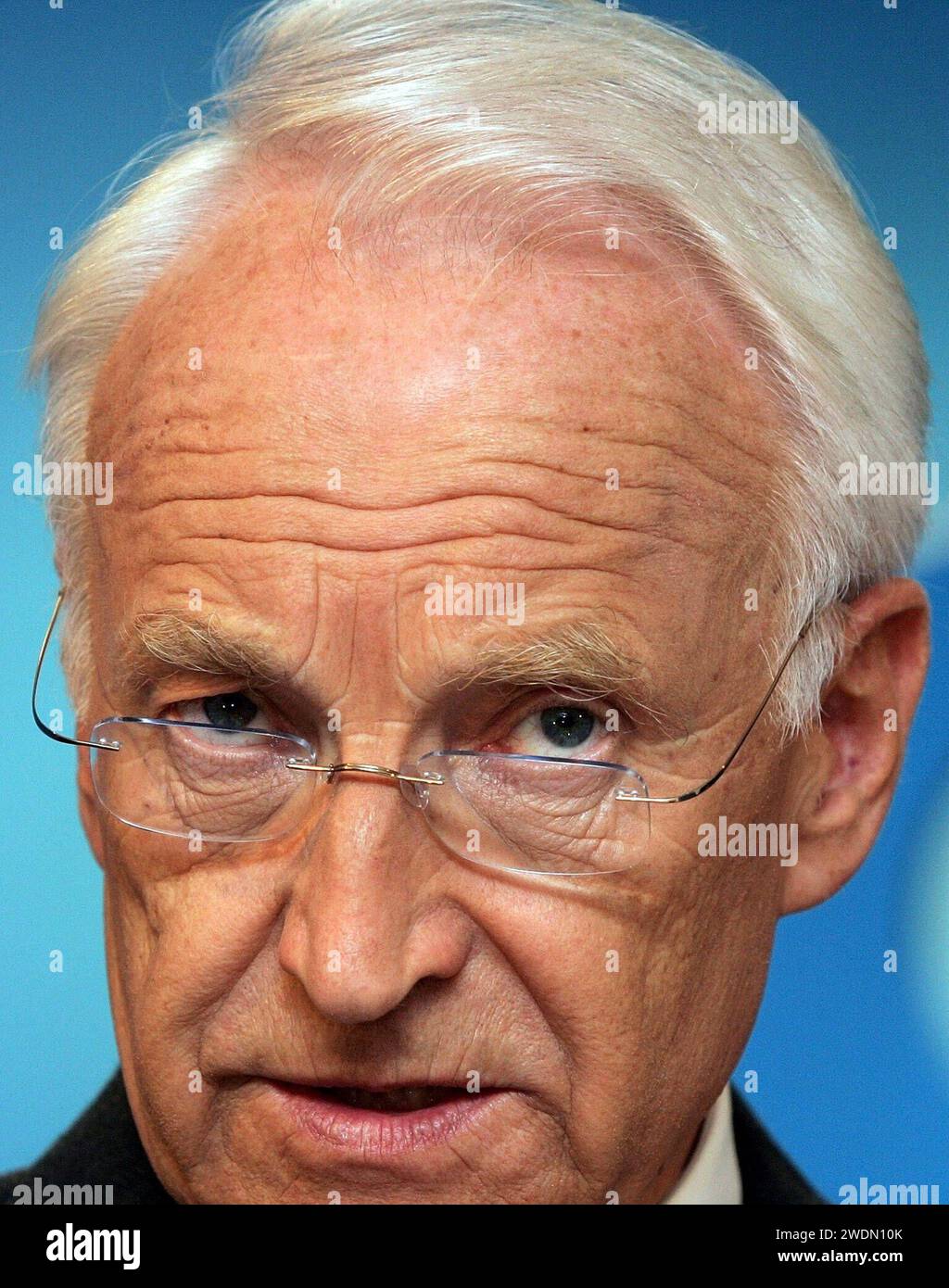 Edmund Stoiber, Bayerische Ministerpraesident und CSU-Vorsitzender, aufgenommen in Muenchen, Bayern, Am 1. Novembre 2005. *** Edmund Stoiber, Premier ministre bavarois et président de la CSU, photographié à Munich, Bavière, le 1 novembre 2005 Banque D'Images