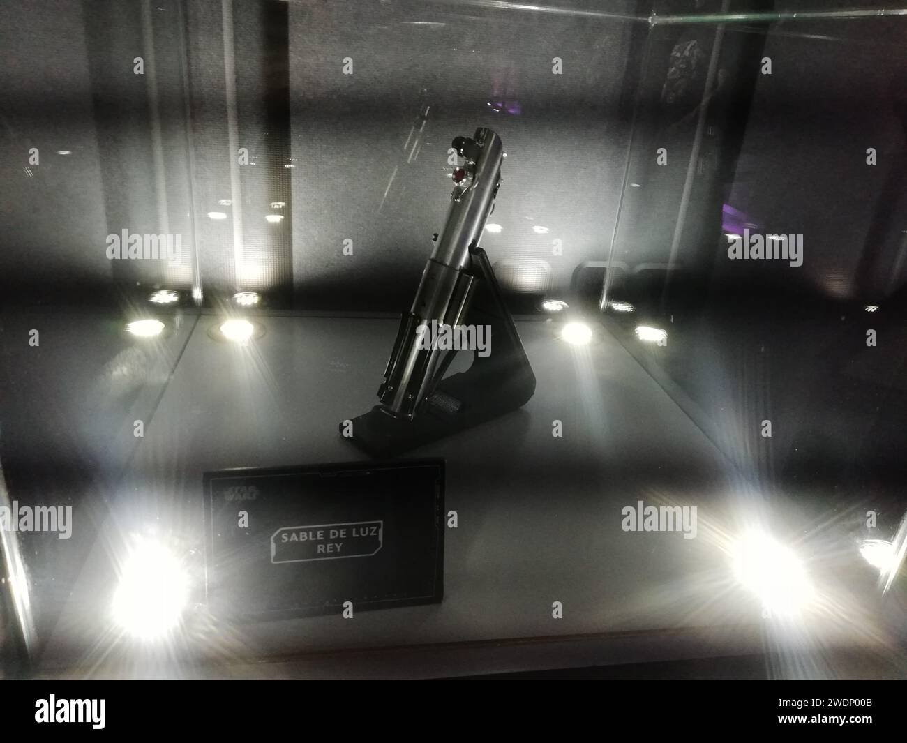 Leon, Mexique. 21 janvier 2024. Le sabre laser de Rey Skywalker dans l'exposition Star Wars lors de Feria de Leon 2024, foire de la ville, à Leon, Guanajuato. Mexique. Photo : JVMODEL crédit : JVMODEL/Alamy Live News Banque D'Images