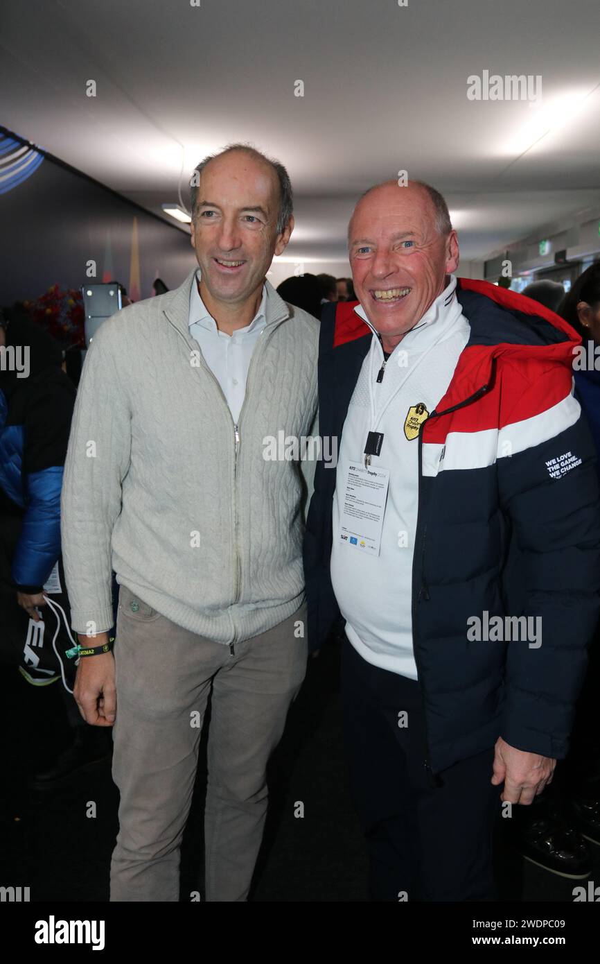 KITZBUEHEL, Autriche. , . Harti WEIRATHER (R) ancien coureur de ski alpin et Christoph Dichand, rédacteur, éditeur et propriétaire du plus grand quotidien autrichien, Kronen Zeitung - KITZ - Race Club - le salon VIP du week-end de course de descente HAHNENKAMM-SKI ALPIN masculin, - Hahnenkamm Rennen, image payante - crédit photo : © Arthur THILL ATP images (THILL Arthur/ATP/SPP) crédit : SPP Sport Press photo. /Alamy Live News Banque D'Images
