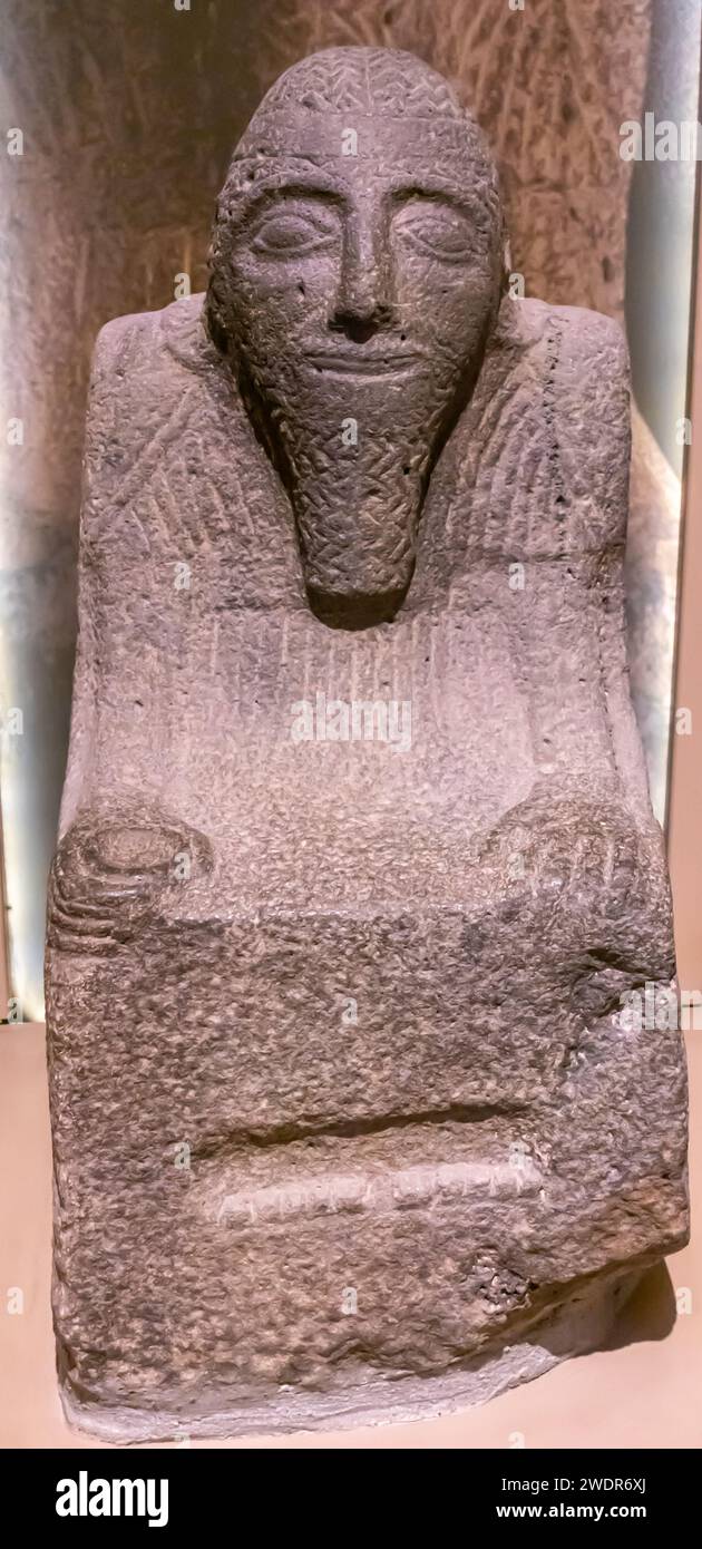 Statue du culte de la mort, basalte, Kiziltepe Girbel Höyük. 1600 - 900 AV. J.-C. Banque D'Images