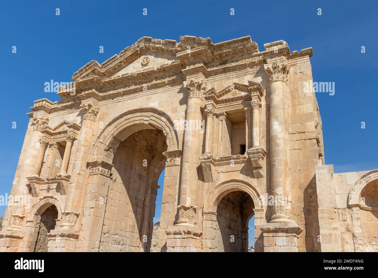 Belle Arc d'Hadrien a été construit pour honorer la visite de l'empereur Hadrien à Gerasa. Jerash, Jordanie. Horizontalement. Banque D'Images