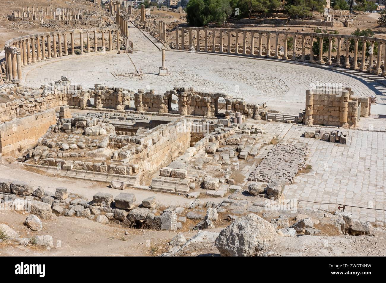 Vue de dessus de la place ovale depuis le temple de Zeus aux ruines de Jerash. Jordanie. Banque D'Images