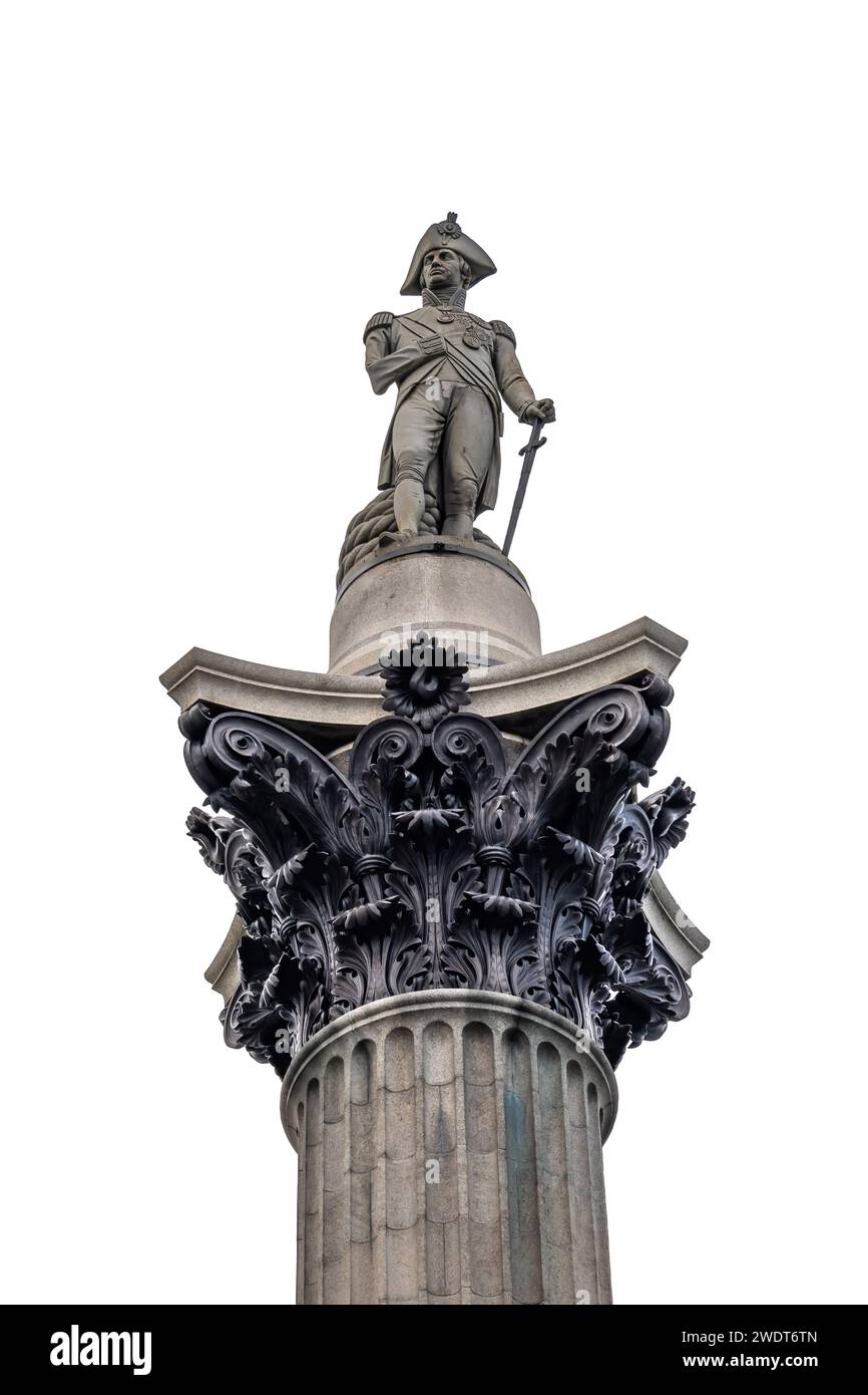 Le sommet de la colonne Nelson à Trafalgar Square avec la statue d'Horatio Nelson sur le sommet, Londres, Royaume-Uni. Isolé sur fond blanc Banque D'Images