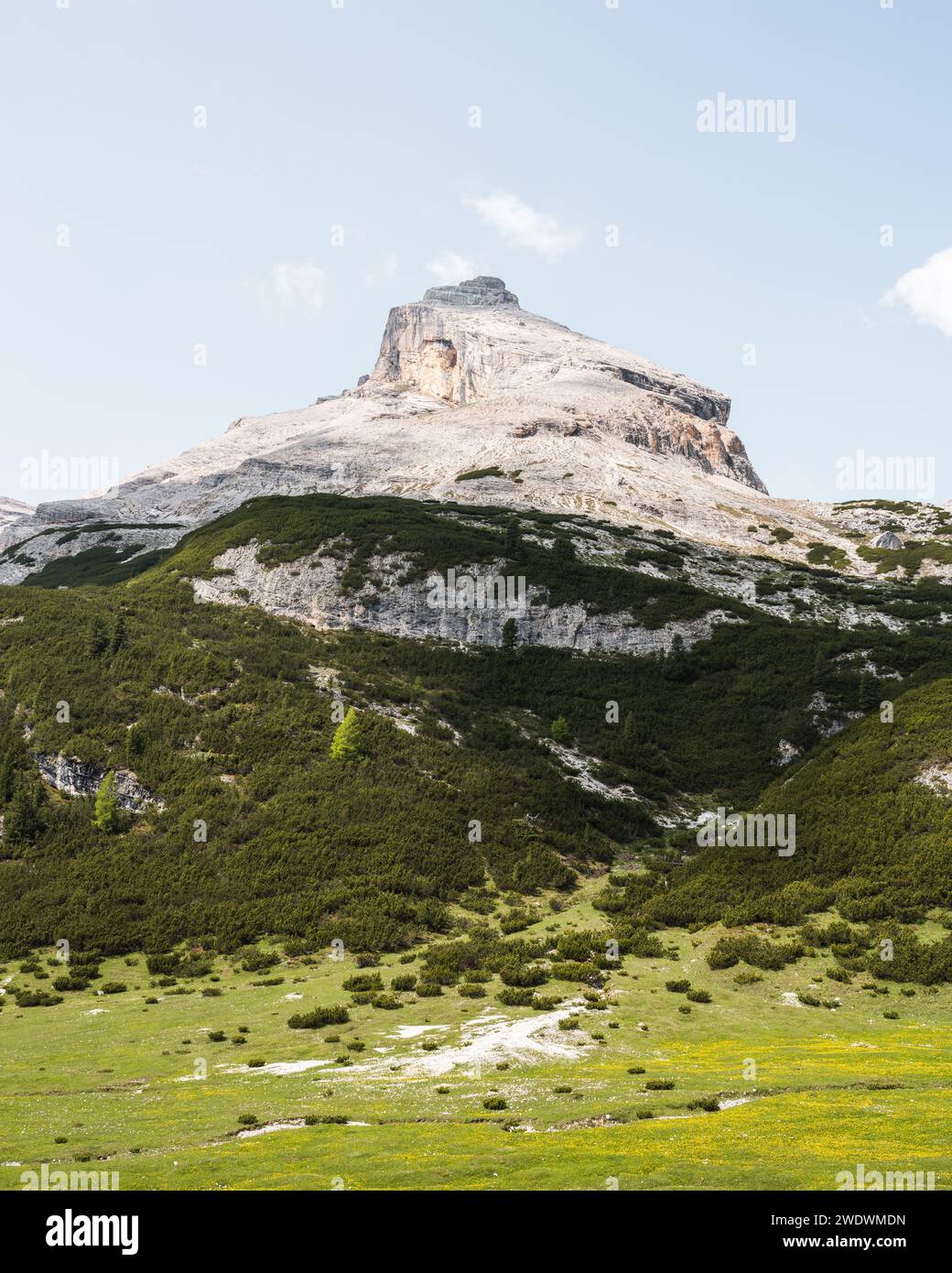 Sommets montagneux dans le parc naturel de Fanes-sennes-Prags, Tyrol du Sud, Italie Banque D'Images