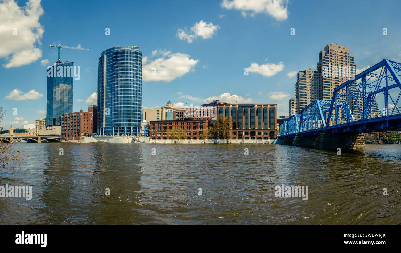 Vue panoramique du centre-ville de Grand Rapids, Michigan et Grand River Banque D'Images