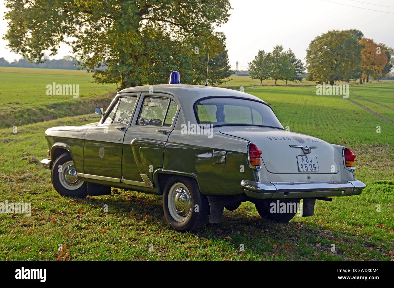 19.10.2012 Wolga M21/ Polizeifahrzeug Deutschland/ Sachsen Anhalt/ Altmark/ Landkreis Stendal/ Beuster/ Blaulichtmuseum/ Wolga GAZ M21/ Polizeifahrzeug/ DDR Volkspolizei *** 19 10 2012 véhicule de police Volga M21 Allemagne Saxe Anhalt Altmark district de police de Stendal Beuster Musée de Beuster Musée de Beuster Banque D'Images