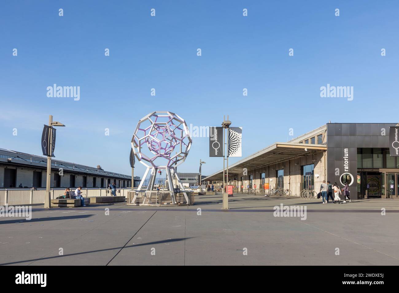 San Francisco, USA -20 mai 2022 : cet Exploratorium est un laboratoire d'apprentissage public, situé dans les Piers 15 et 17 à San Francisco, CA Banque D'Images