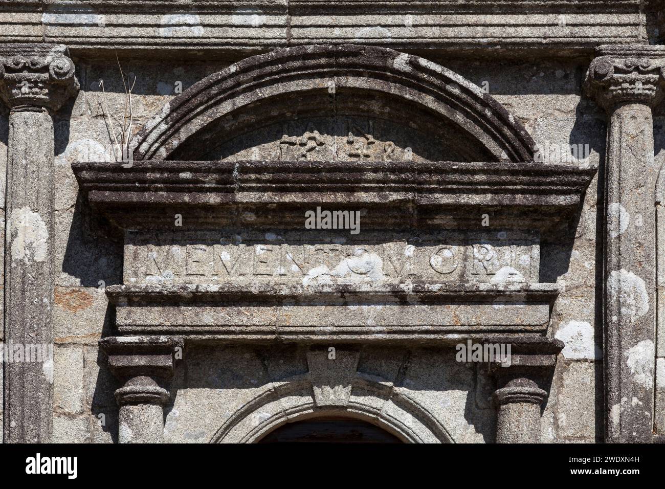 L'ossuaire de Guimiliau, achevé en 1648, est situé à Guimiliau, en Bretagne, dans le nord-ouest de la France. Il fait partie de la paroisse Guimiliau proche. Banque D'Images