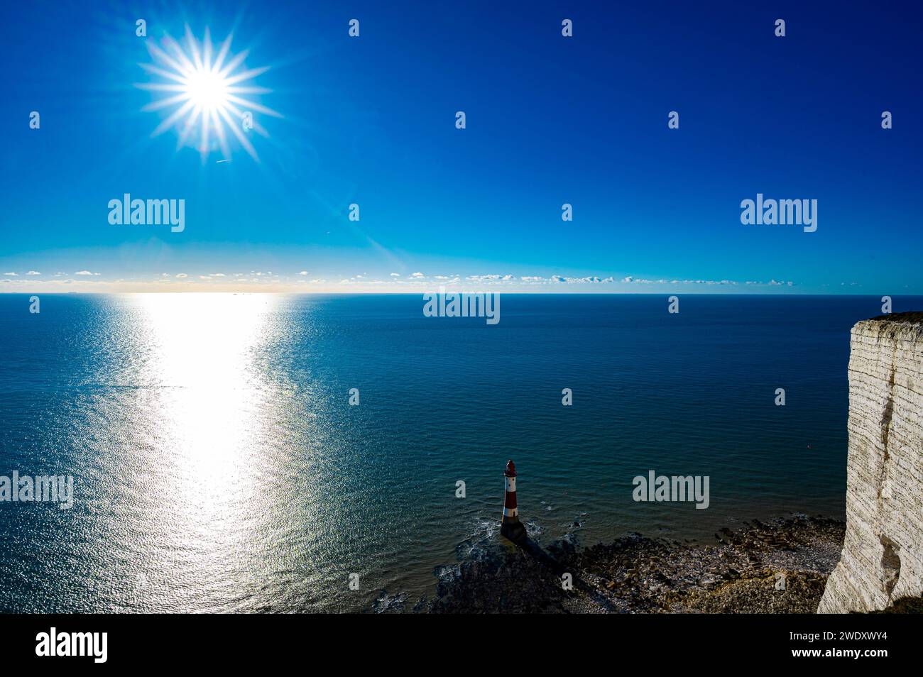 Phare de Beachy Head sous un soleil éclatant Banque D'Images