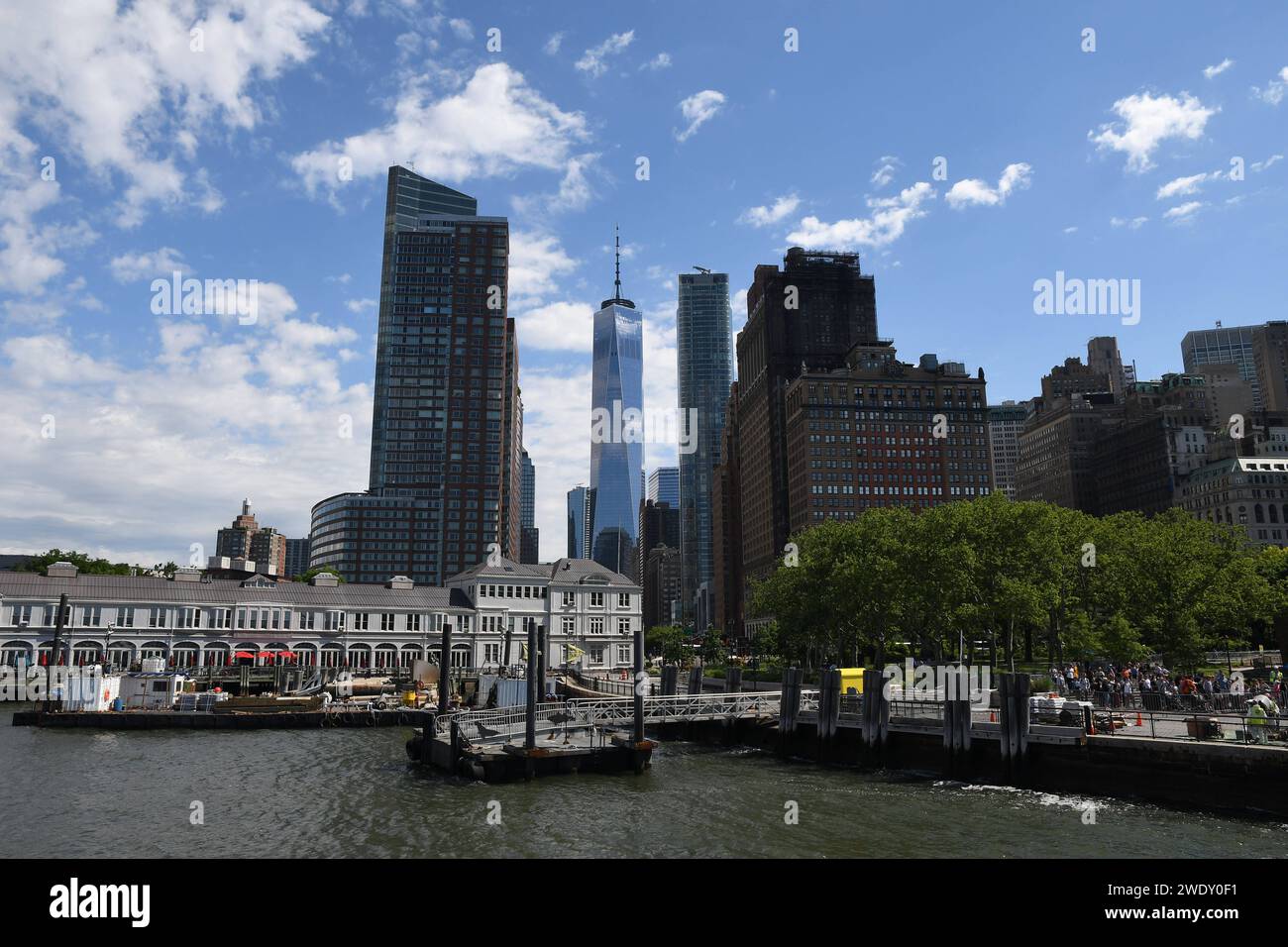 NEW YORK CITY /NEW YORK / USA 05.JUIN 2018  .Wolrd trade Center Tower and mahattan distt. Vue de la rivière hudson et manhatan Newfnancial quartier New yorl. Photo.Francis Joseph Dean / Deanpictures. Banque D'Images