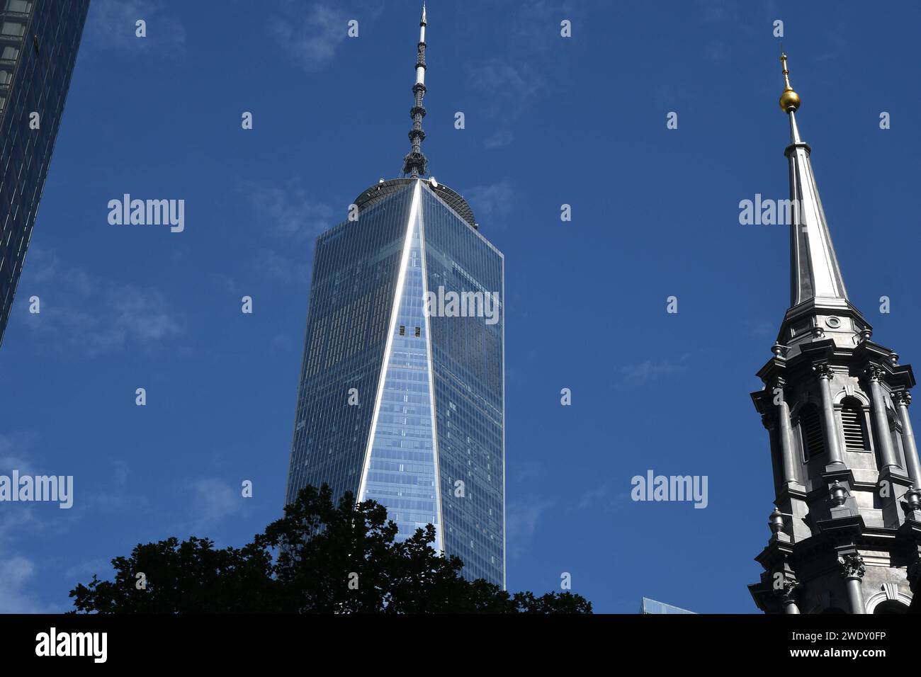 NEW YORK CITY /NEW YORK / USA 05.JUIN 2018  .Wolrd trade Center Tower and mahattan distt. Vue de la rivière hudson et manhatan Newfnancial quartier New yorl. Photo.Francis Joseph Dean / Deanpictures. Banque D'Images