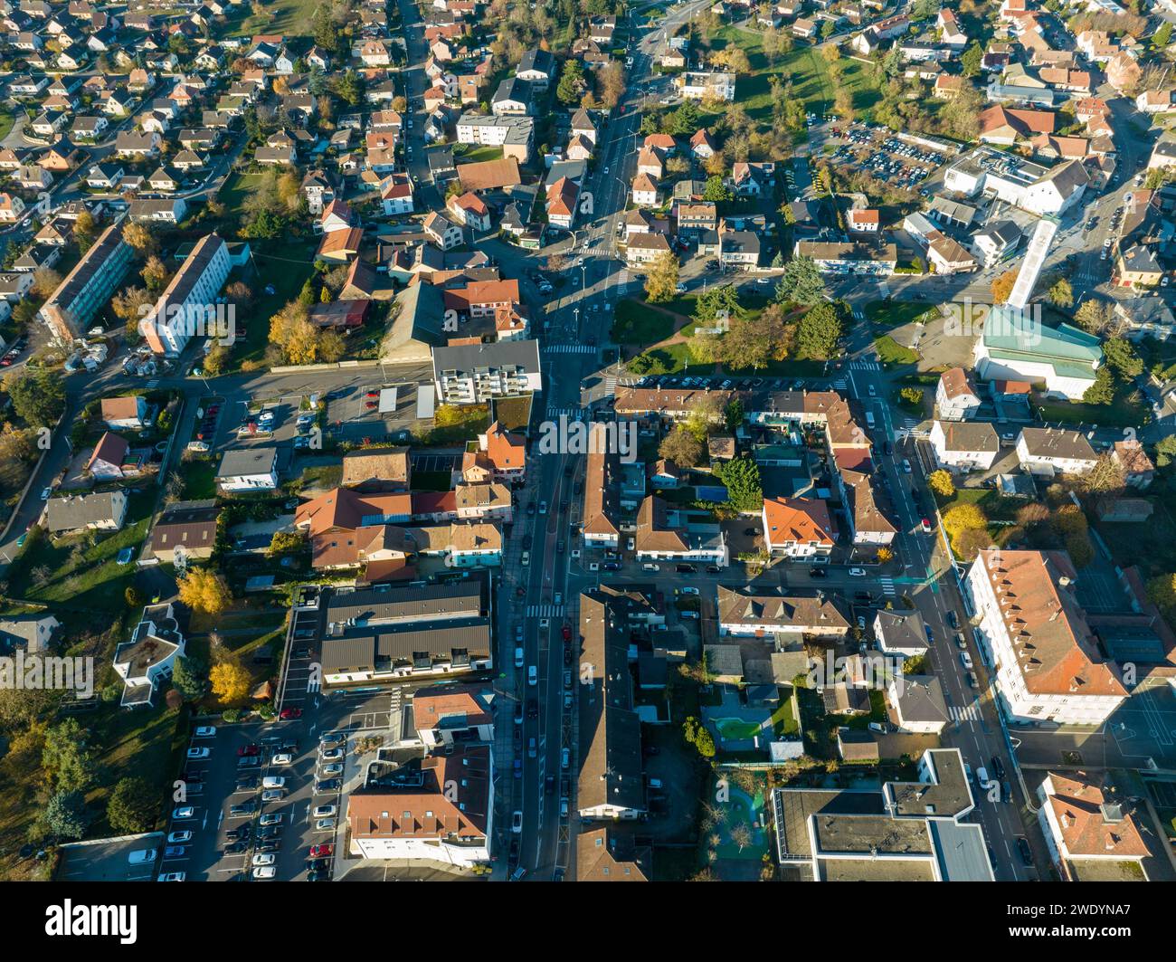 Vue aérienne du quartier résidentiel Kingersheim, Mulhouse, Alsace, France. Banque D'Images