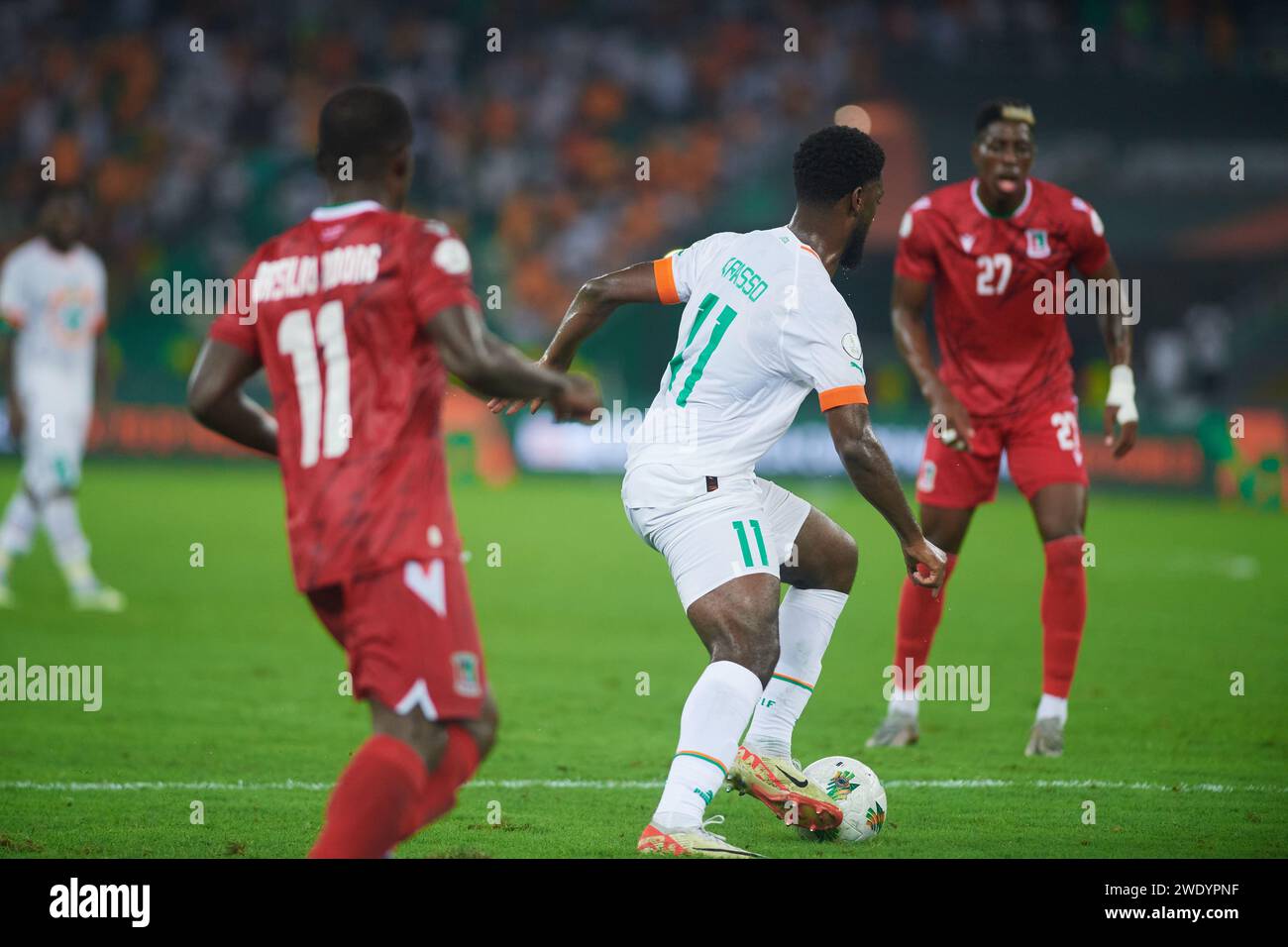 Jean-Philippe Kraso sous la pression de Basilio Ndong, guinéen équato-guinéen Banque D'Images