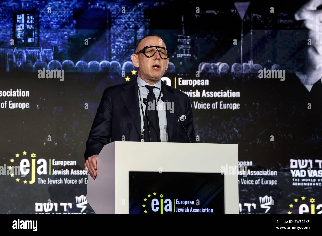 Vice-président du conseil des dirigeants juifs de l’EJA pour le plaidoyer, Alexander Benjamin s’exprime lors du symposium de l’Association juive européenne - la voix juive de l’Europe dans la salle de conférence de l’hôtel Doubletree Hilton à Cracovie, en Pologne, le 22 janvier 2024. La réunion discute de l'antisémitisme accru en Europe après l'attaque brutale du 7 2023 octobre et la guerre israélienne dans la bande de Gaza. Banque D'Images