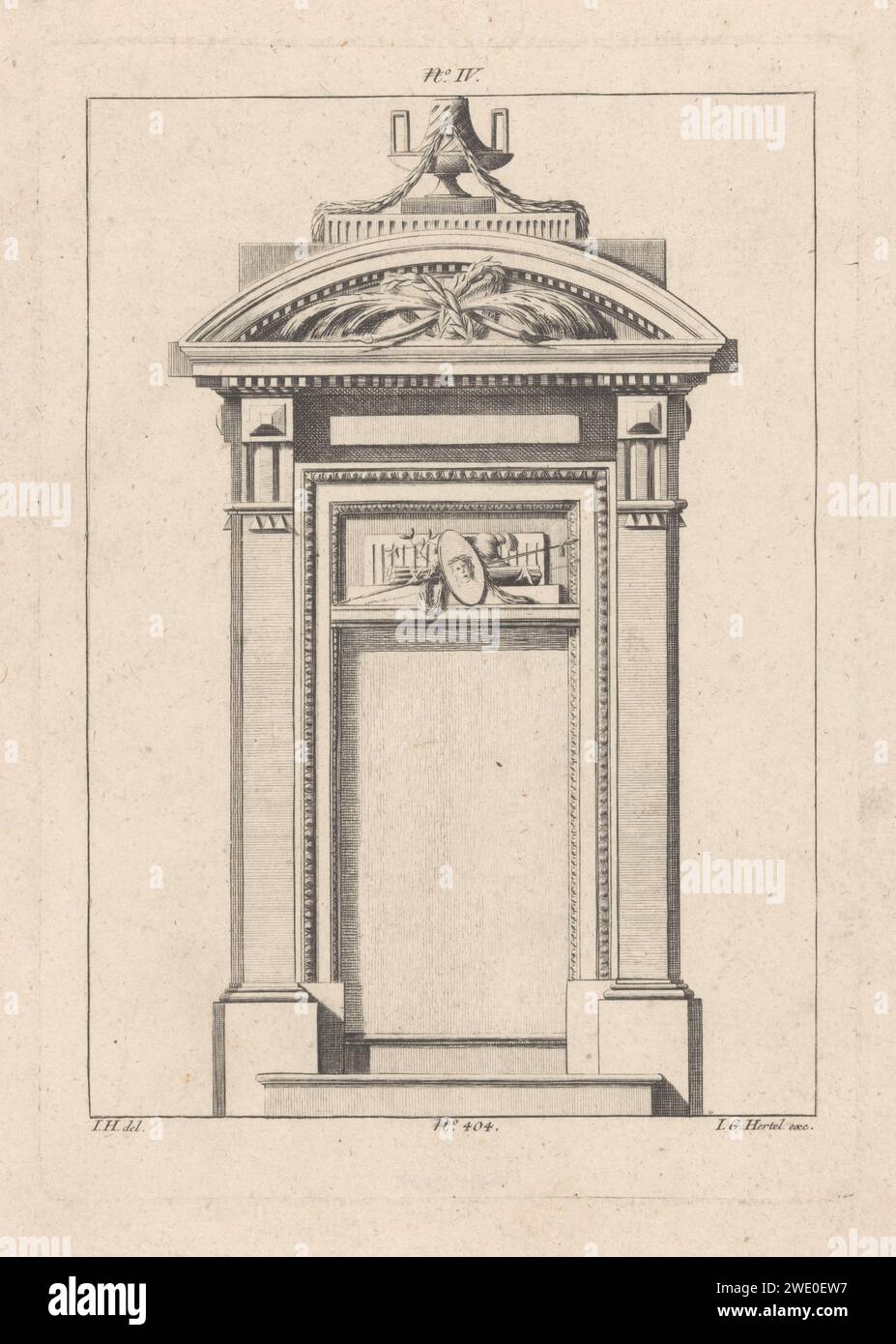 Portail avec fronton en forme de segment et vase, anonyme, d'après Johann Thomas Hauer, 1770 - 1788 print conception d'un portail avec fronton en forme de segment avec branches de palmier et feuilles de Laurier. En dessous, un bouclier avec tête, une couronne bayer et une lance. Le portail est couronné par un vase avec guirlandes. Numéro de publication 404. Augsburg gravure papier / gravure porte monumentale, porche, 'aediculum. vase  ornement Banque D'Images
