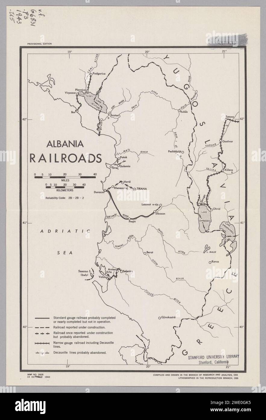 Albania Railroads, carte no 2605, 14 octobre 1943, édition provisoire. États-Unis, Office of Strategic Services, Research and Analysis Branch. Echelle env. 1 à 1 077 480 (Stanford wv761jx1024 00 0001). Banque D'Images